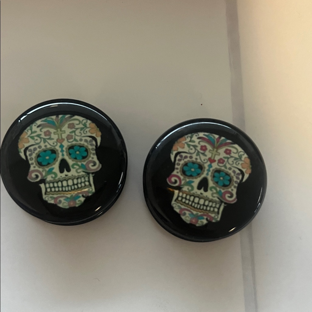 Sugar Skull Black Plugs  1 Gauge